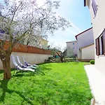 Apartament Tina & Denis *