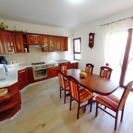 Apartment Tina & Denis *