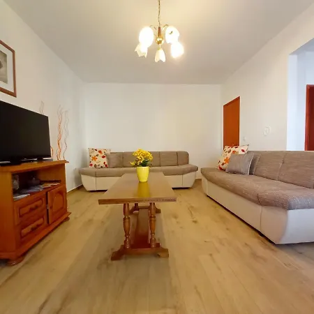 Tina & Denis Apartment Pula