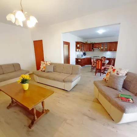 Tina & Denis Apartment *