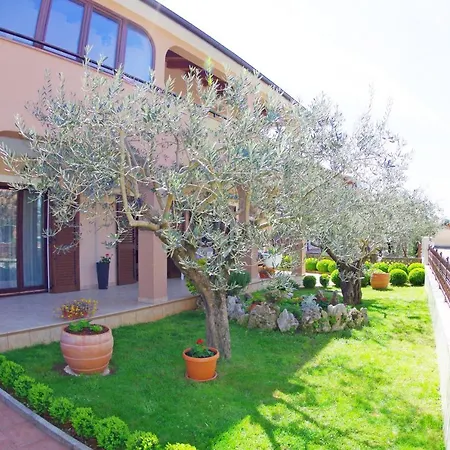 Tina & Denis Apartment