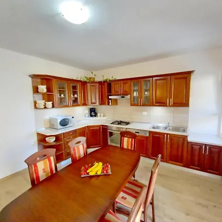 Tina & Denis Apartment Pula